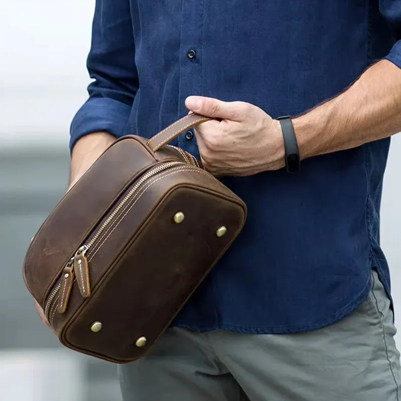 trousse de toilette homme en cuir marron fonce